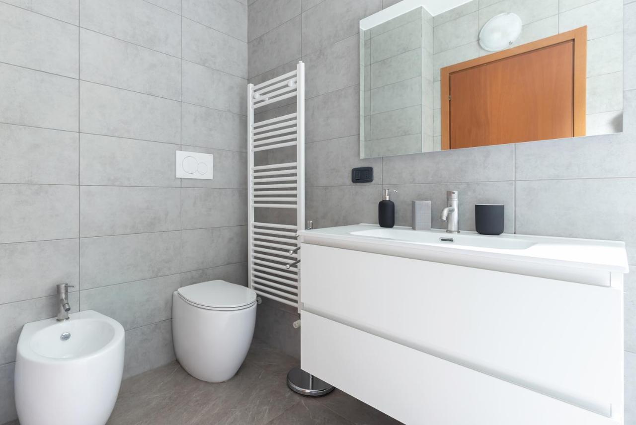 20Mins From Duomo - Renovated Apt Near City Center Lejlighed Milano Eksteriør billede